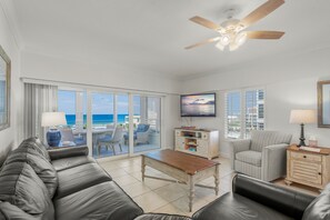 Smart-tv, tafelvoetbal en een tafeltennistafel