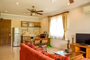 Living area - Baan Rosa (Choeng Thale)