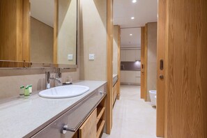 Bathroom - DELTA HOTEL APARTMENTS (Sabah Al Salem)
