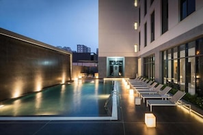 Outdoor pool - DELTA HOTEL APARTMENTS (Sabah Al Salem)