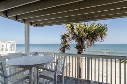 2 Bedroom Ocean Front End Unit in Ocean Dunes!