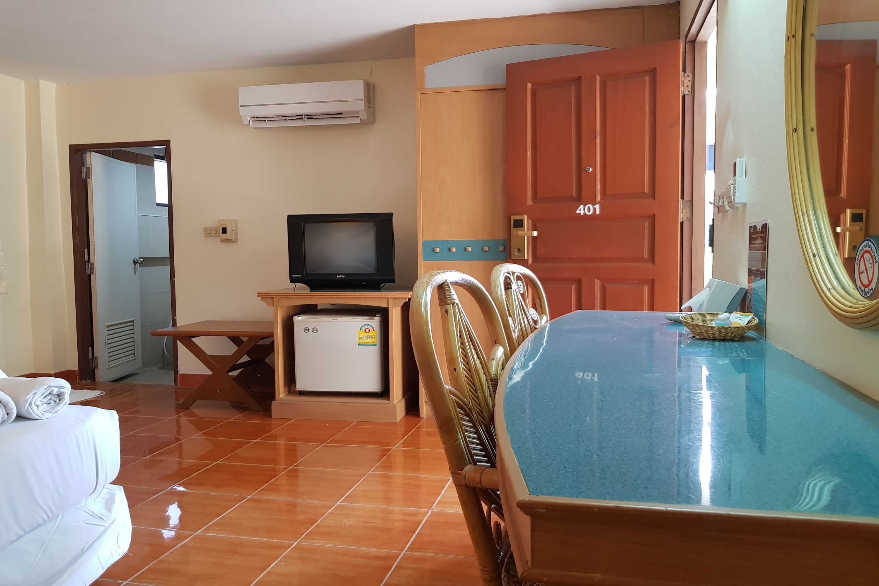 Standard Double Room | Desk, free WiFi, bed sheets