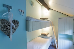 Cottage, 2 Bedrooms | 1 bedroom, premium bedding, free WiFi
