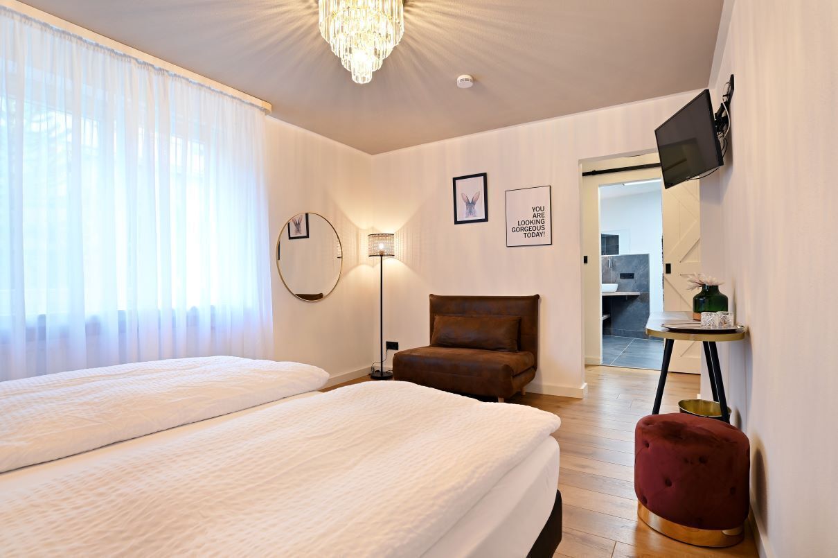 Allergikerbettwaren, Minibar, Schreibtisch, schallisolierte Zimmer