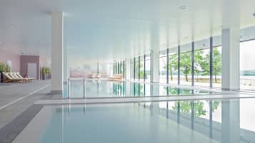 Indoor pool, sun loungers