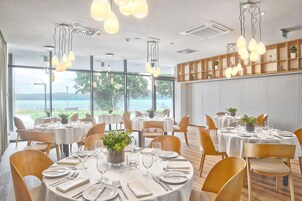 Local and international cuisine