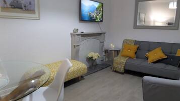 Premium bedding, iron/ironing board, cots/infant beds, WiFi