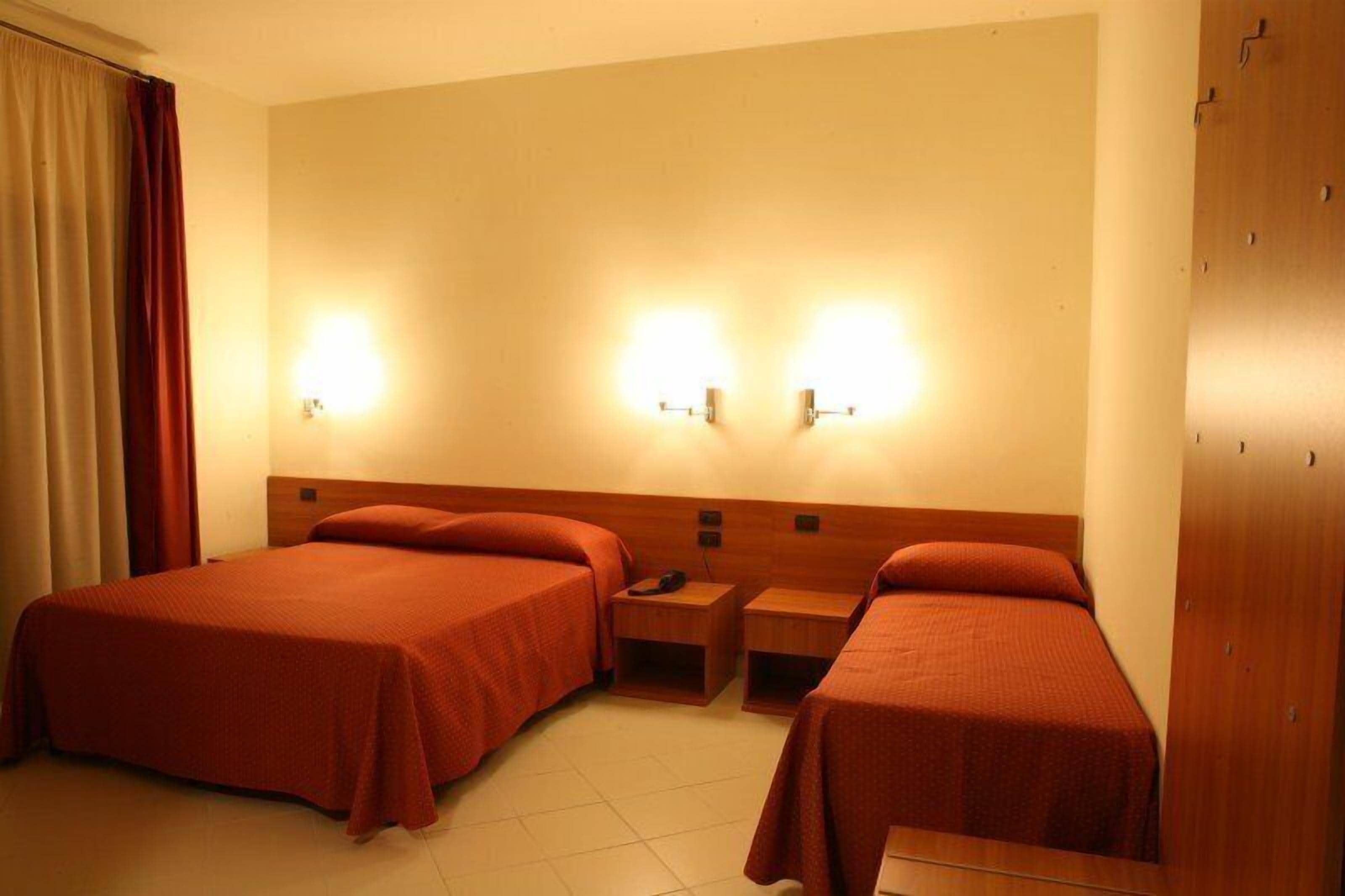 minibar, in-room safe, desk, free wifi