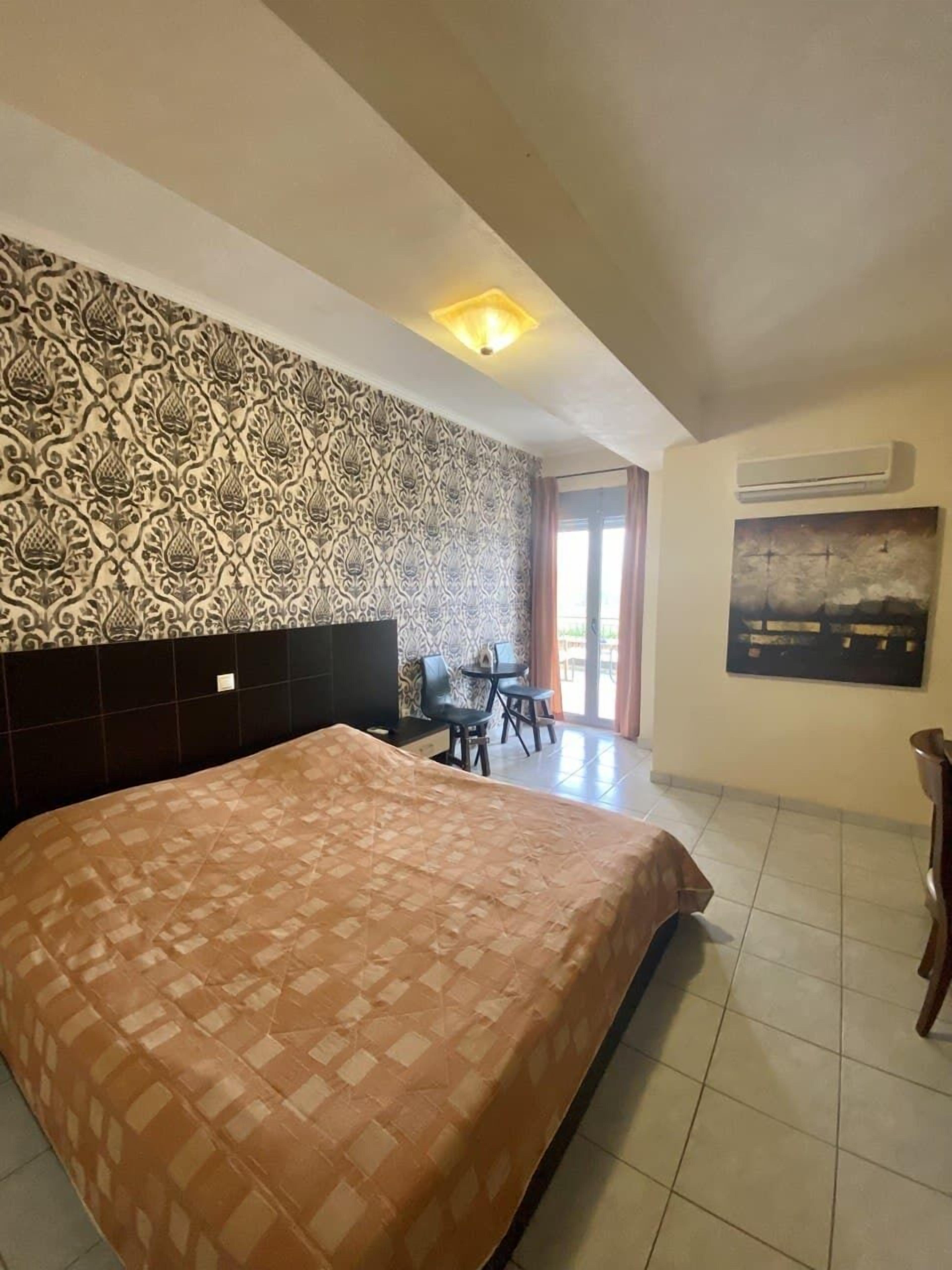 더블룸 또는 트윈룸 | 고급 침구, 미니바, 객실 내 금고, 책상