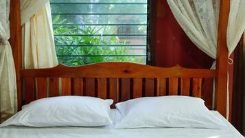 Standard Room | Free WiFi, bed sheets