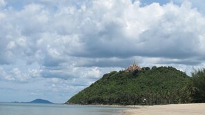 ชายหาด