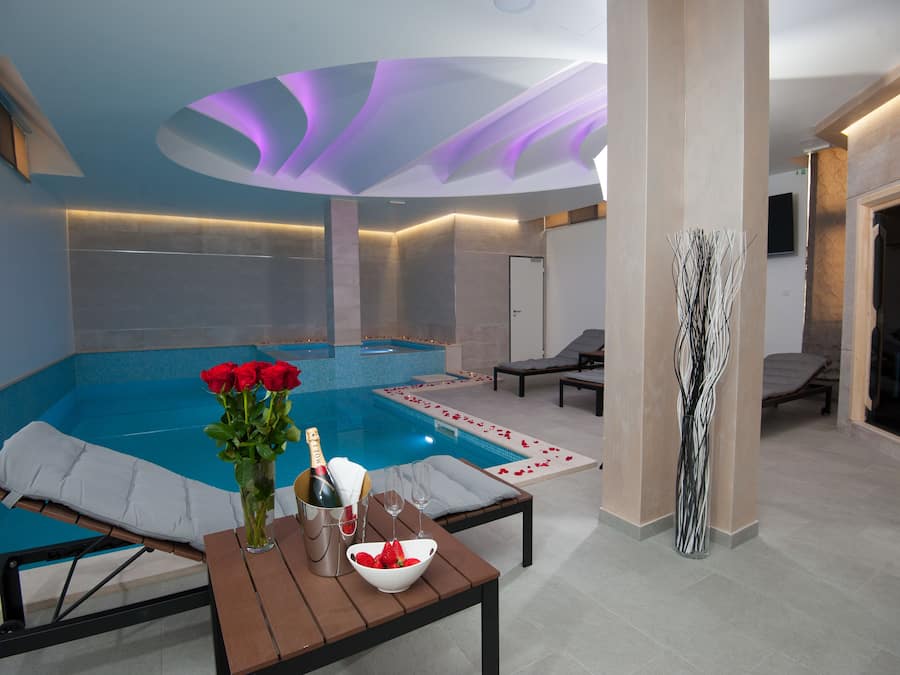 Indoor pool, outdoor pool