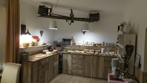包含每日自助早餐