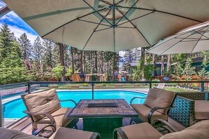 Outdoor pool, a heated pool