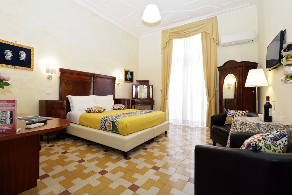 Classic Room, 1 Queen Bed | Frette Italian sheets, premium bedding, down comforters