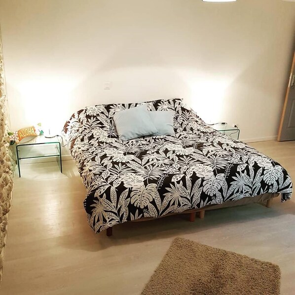 Soundproofing, free WiFi, bed sheets - Peyo et Foodie (Escou)