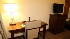 Unclassified image, 5 of 16, button - Luxurious, spacious studio ski in/out at the Resort at Squaw Creek. Sleeps 2-3. (Olympic Valley)