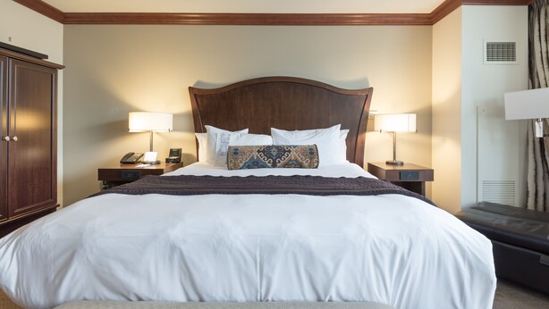 Unclassified image, 1 of 16, button - Luxurious, spacious studio ski in/out at the Resort at Squaw Creek. Sleeps 2-3. (Olympic Valley)