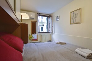 Appartement, 1 slaapkamer | 1 slaapkamer, geluiddichte muren, een strijkplank/strijkijzer