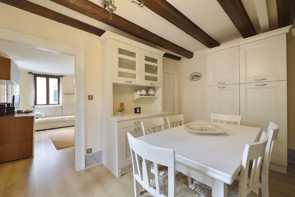 In-room dining - Sant'Antonin Apartment (Venice)