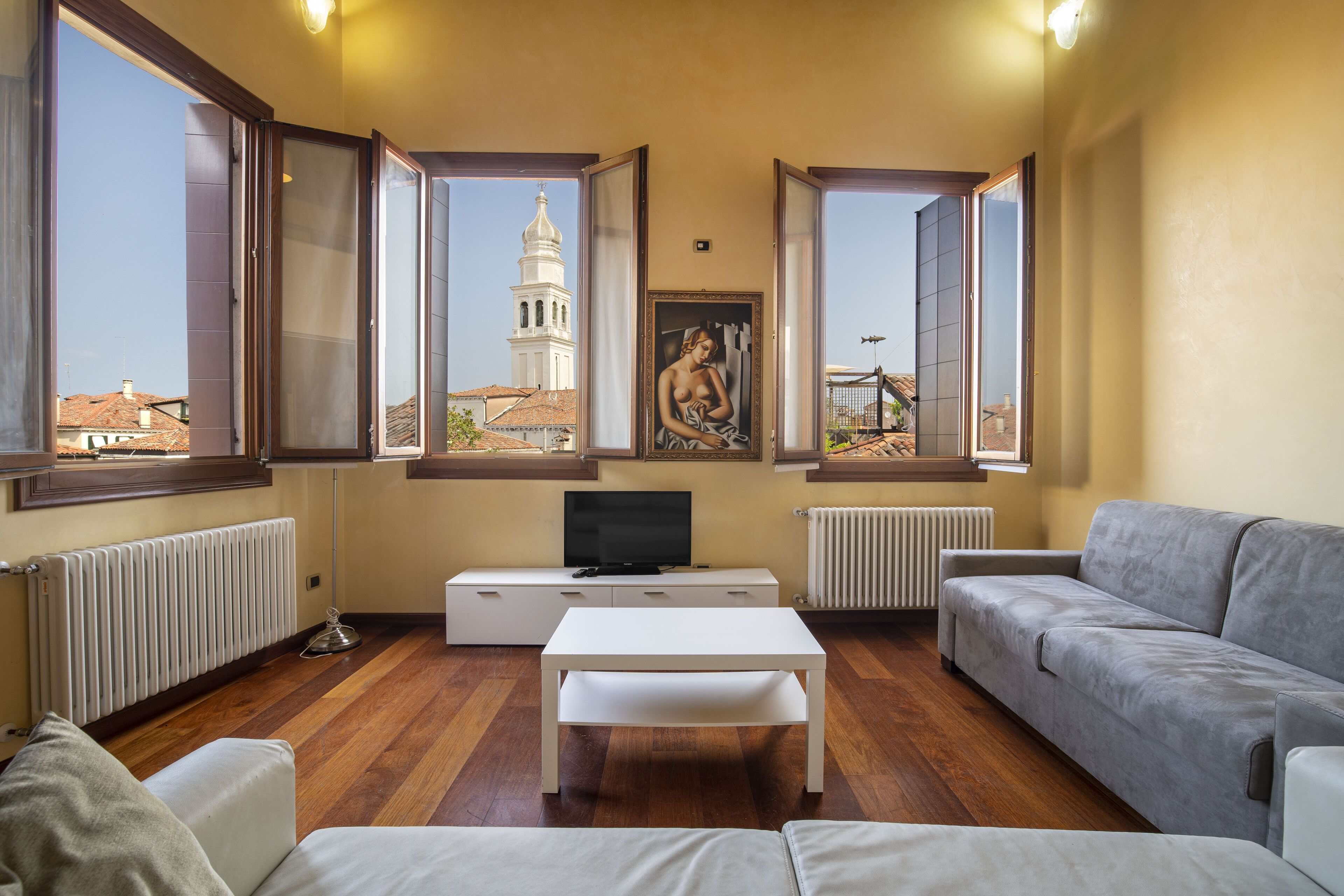 SPLENDID 1 BEDROOM DUPLEX NEAR SAN MARCO - MAXIMUM COMFORT | Area soggiorno | TV