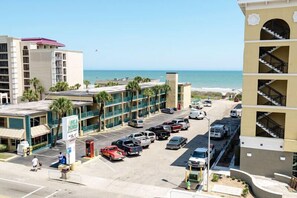 Exterior - Myrtle Beach Villas 302A - 6 Bedroom Condo (Myrtle Beach)