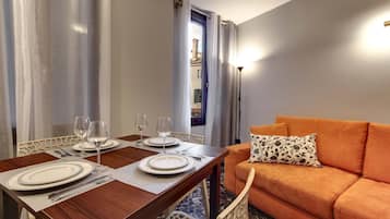 Apartment 1 bedroom Torre | Living area | TV