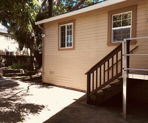 Property grounds - Cozy studio with A/C 1B/1B in San Mateo, California. No pet/smoke (San Mateo)