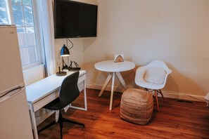 Interior - Cozy studio with A/C 1B/1B in San Mateo, California. No pet/smoke (San Mateo)