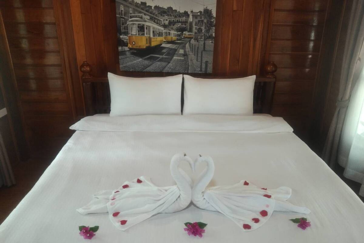 Deluxe kamer | Individueel gemeubileerd, verduisterende gordijnen, beddengoed