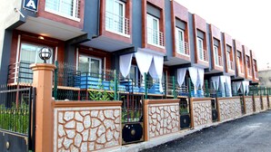Unclassified image, 4 of 20, button - V&M House (Mersin)