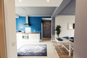 Apartment, 3 Schlafzimmer (85€ Reinigungsgebühr exklusiv) | Wohnbereich