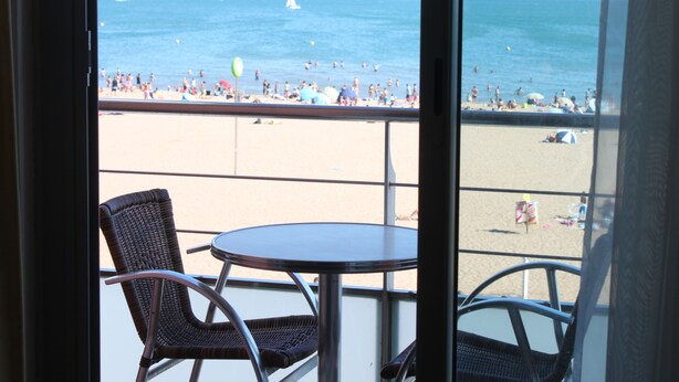 Double Room, Balcony, Sea View | Balcony - Hotel Mira-Mar (Valras-Plage)