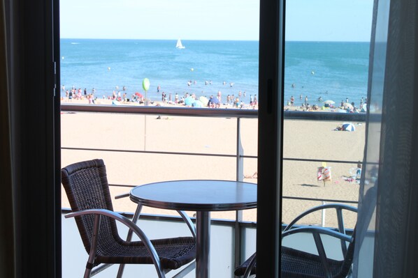 Double Room, Balcony, Sea View | Balcony - Hotel Mira-Mar (Valras-Plage)