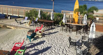 Bienvenue Ă  Wisteria Cape House!