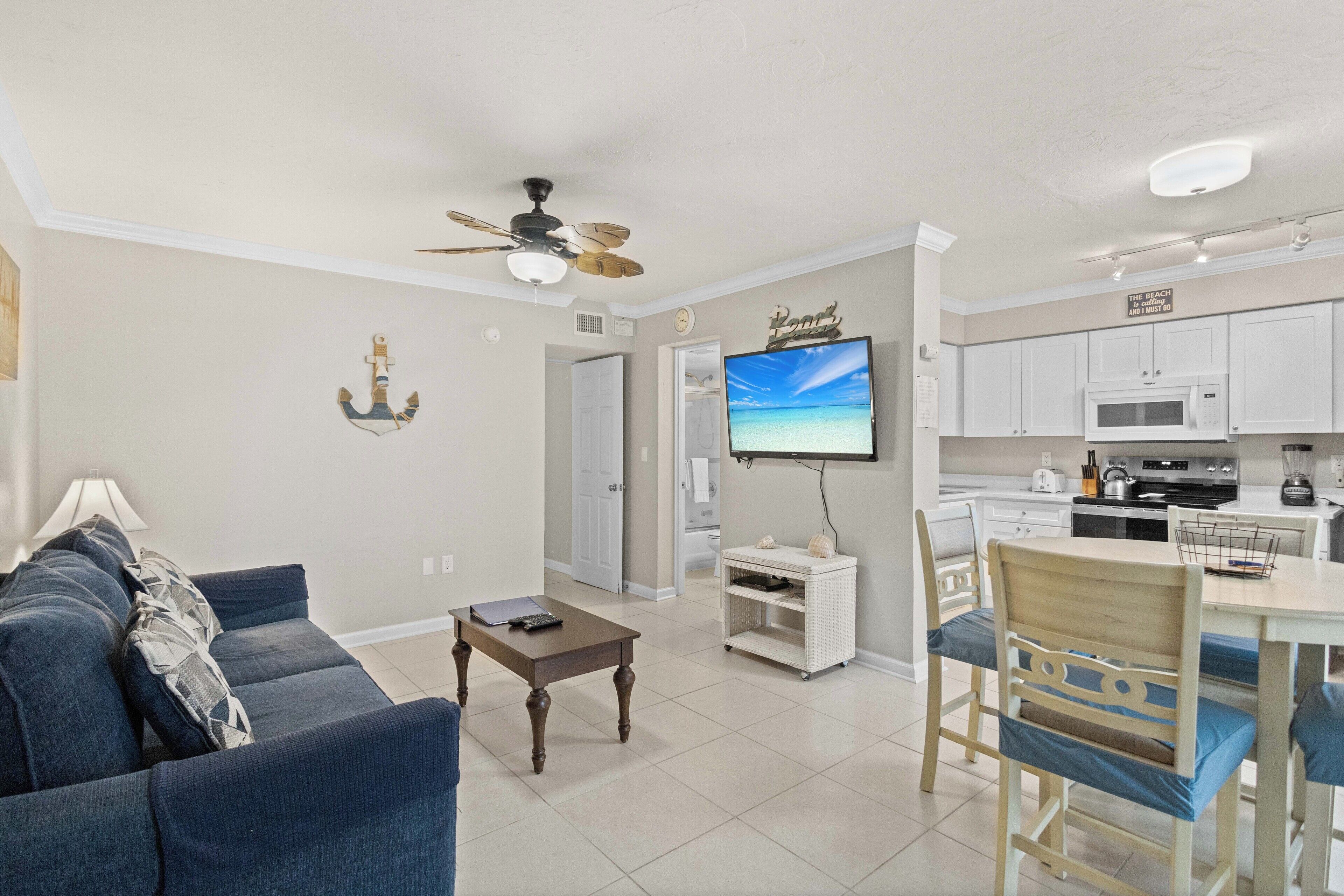 TV, DVD-spiller og stereoanlegg