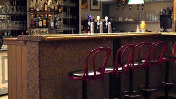 Bar (in der Unterkunft)