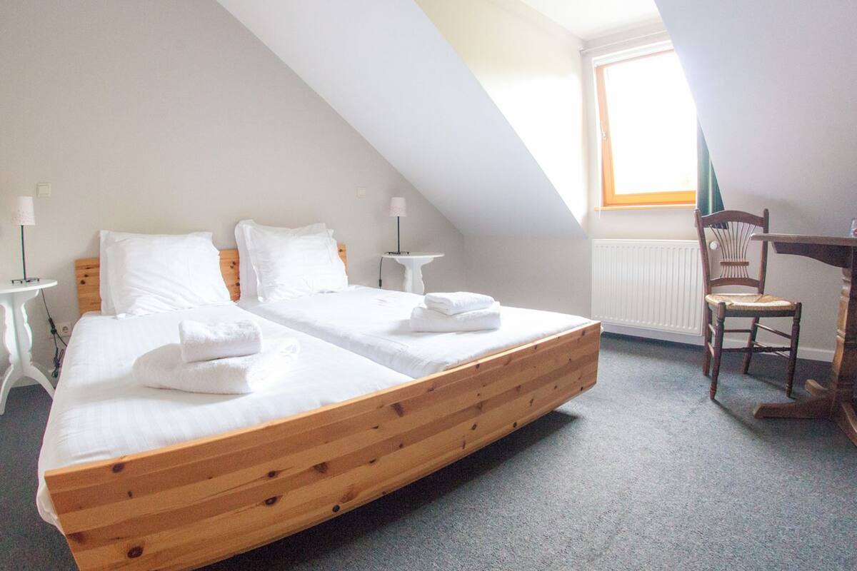 desk, blackout curtains, soundproofing, cots/infant beds