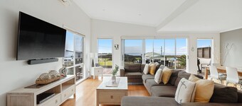 Phillip Island - Outdoor Spa, Sauna, Cinema Room, Billiards, Bay Views
