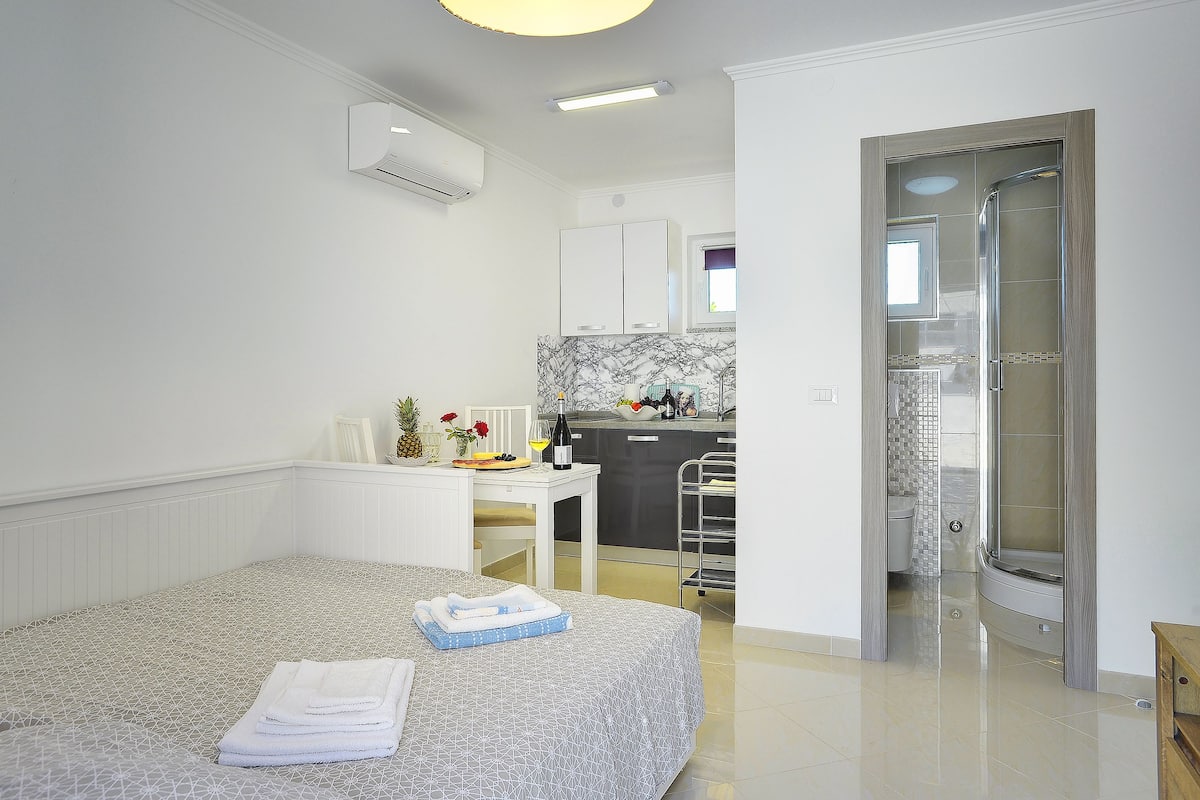 Room | Desk, soundproofing, free WiFi, bed sheets
