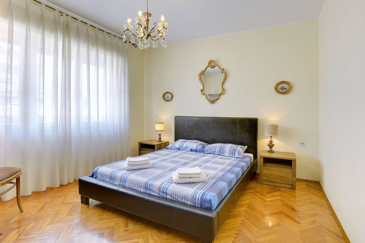 Apartment | Desk, soundproofing, free WiFi, bed sheets