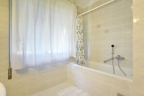 Apartment | Desk, soundproofing, free WiFi, bed sheets - Diego apartments (Pula)