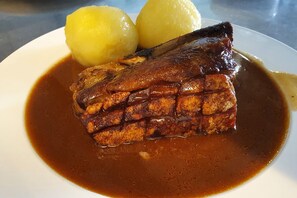 Se sirven almuerzos y cenas