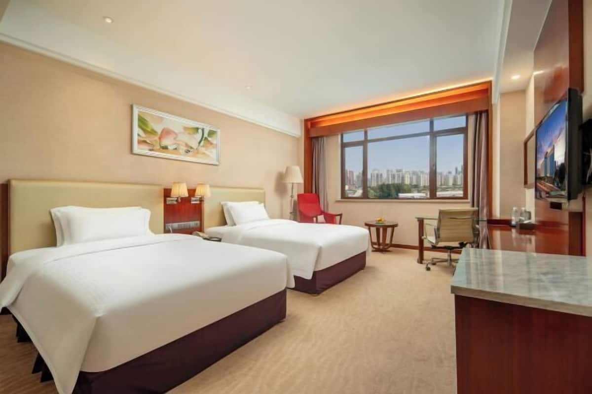 Minibar, in-room safe, desk, blackout curtains