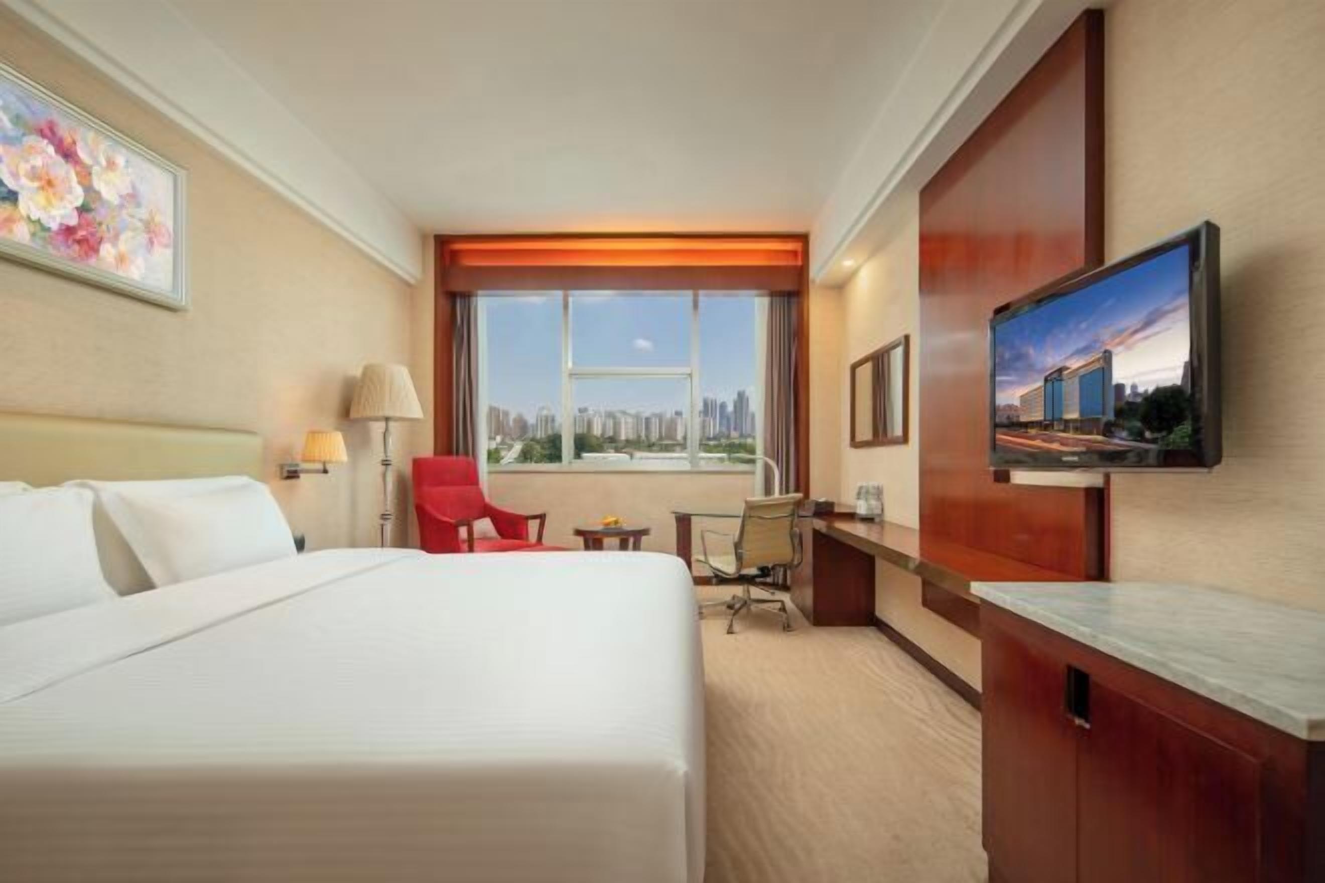 Minibar, in-room safe, desk, blackout curtains