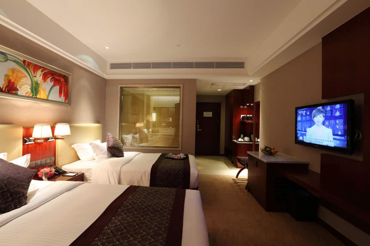 Deluxe İki Ayrı Yataklı Oda | Minibar, odada kasa, masa, güneşlik/perde