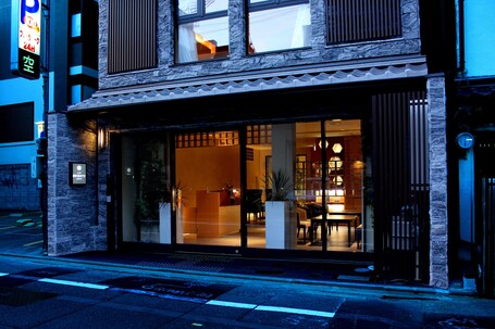 Kyoto Shinmachi Rokkaku Hotel grandereverie - Image 3