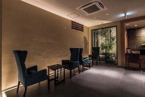 Lobby-Lounge