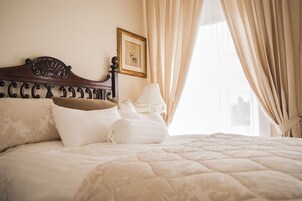 Deluxe Room, City View | Pemandangan dari bilik