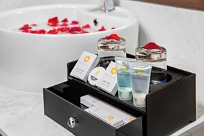 Bathroom - Merry Hotel (Da Nang)